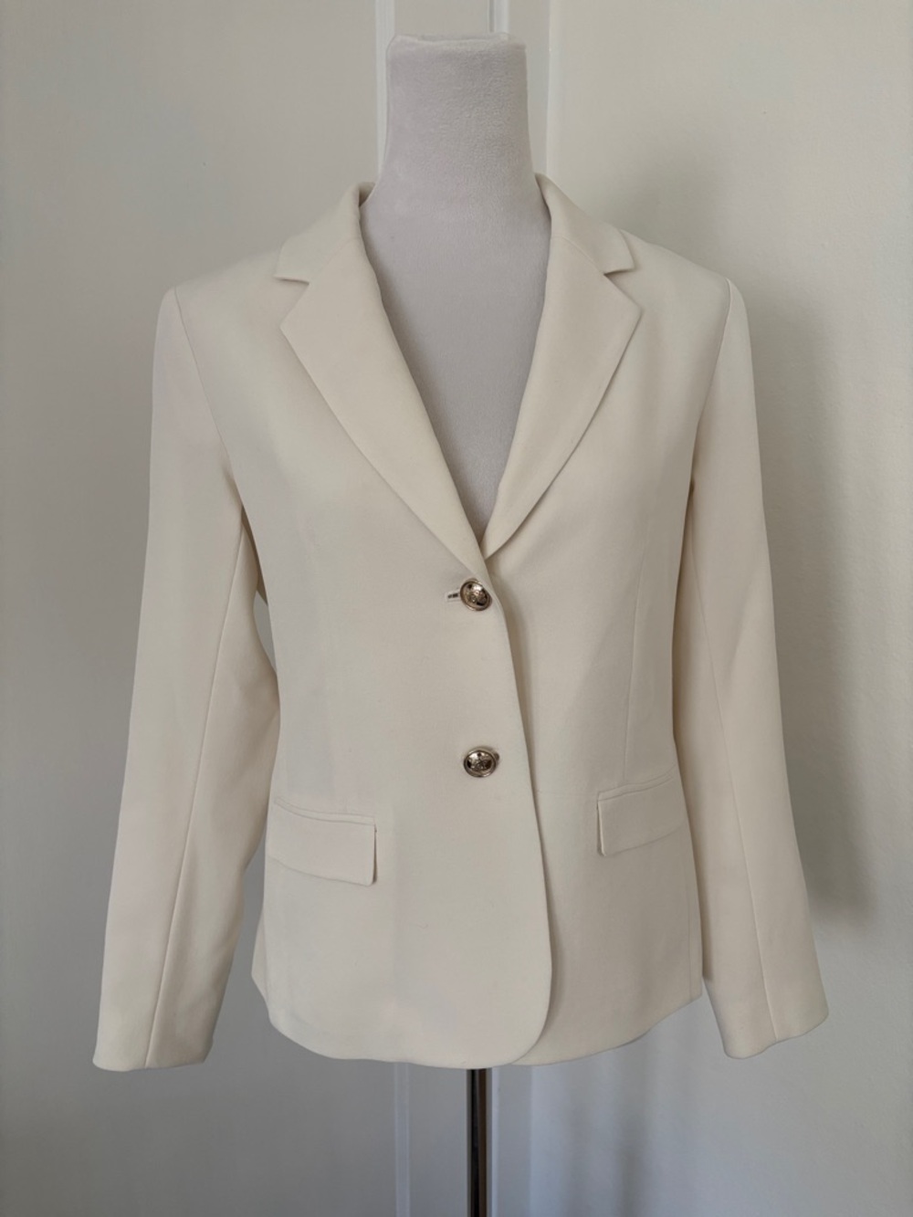 Kasper Two-Button Vanilla Ice Blazer Size 4 - Picture 2 of 6